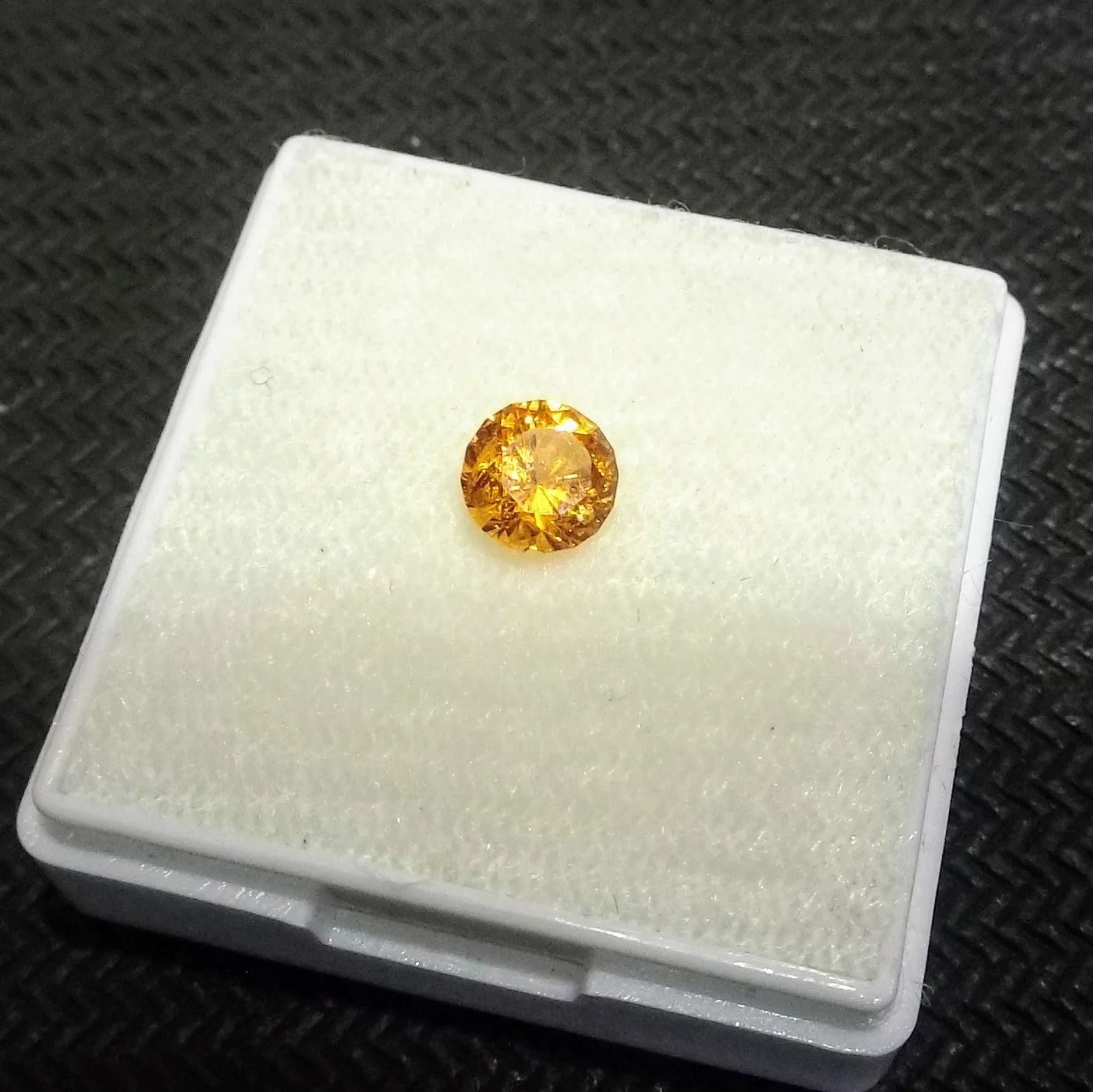 0.83ct INCREDIBLE FANTA ORANGE SPESSERTINE GARNET.