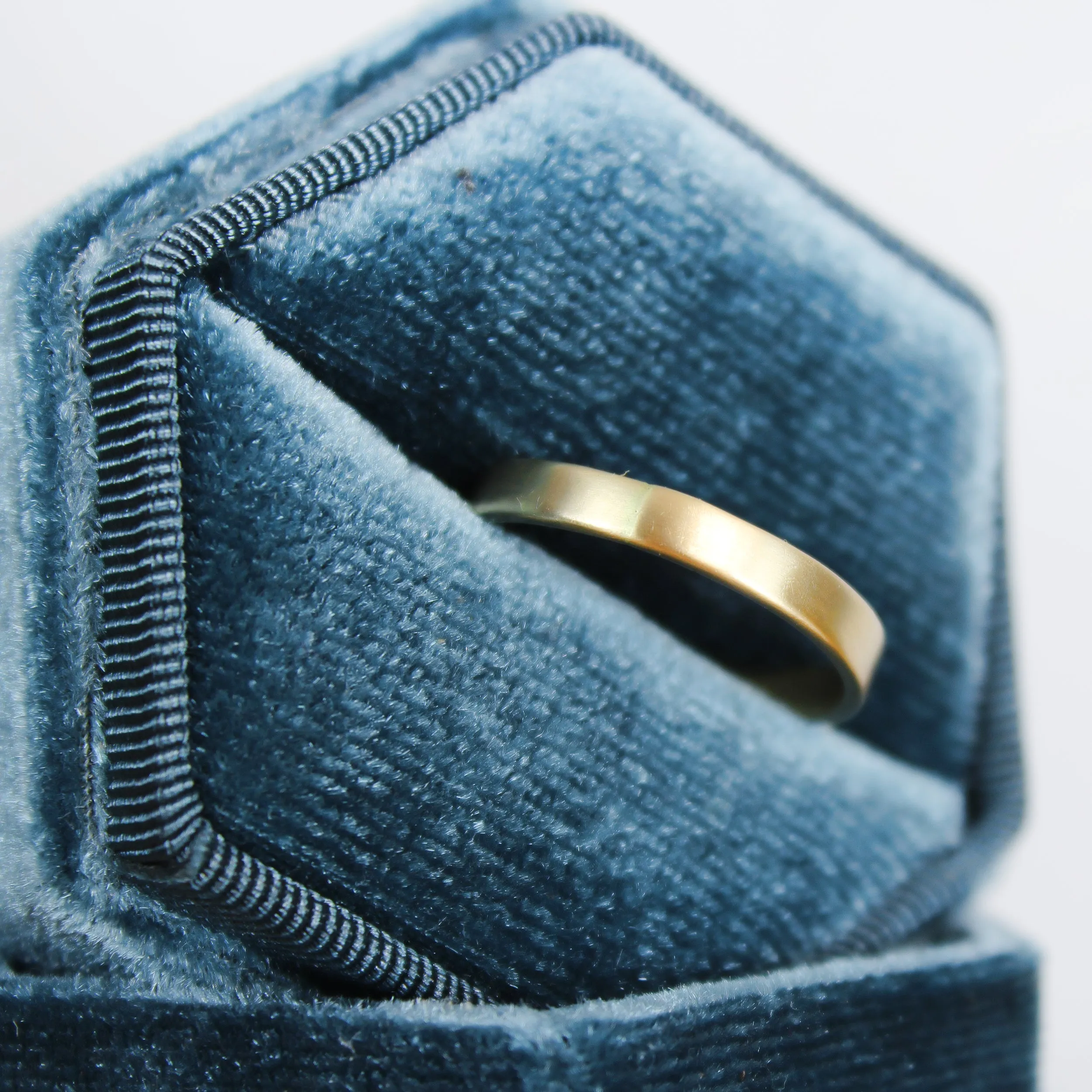 14k Yellow Gold Band