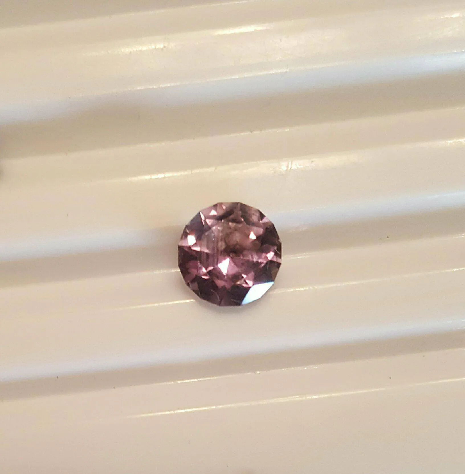 3.36cts. ROUND PURPLE TO BLUE COLOR CHANGER MT SAPPHIRE