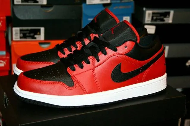 AUTHENTIC NIKE AIR JORDAN 1 Low 'Reverse Bred' Red Black...