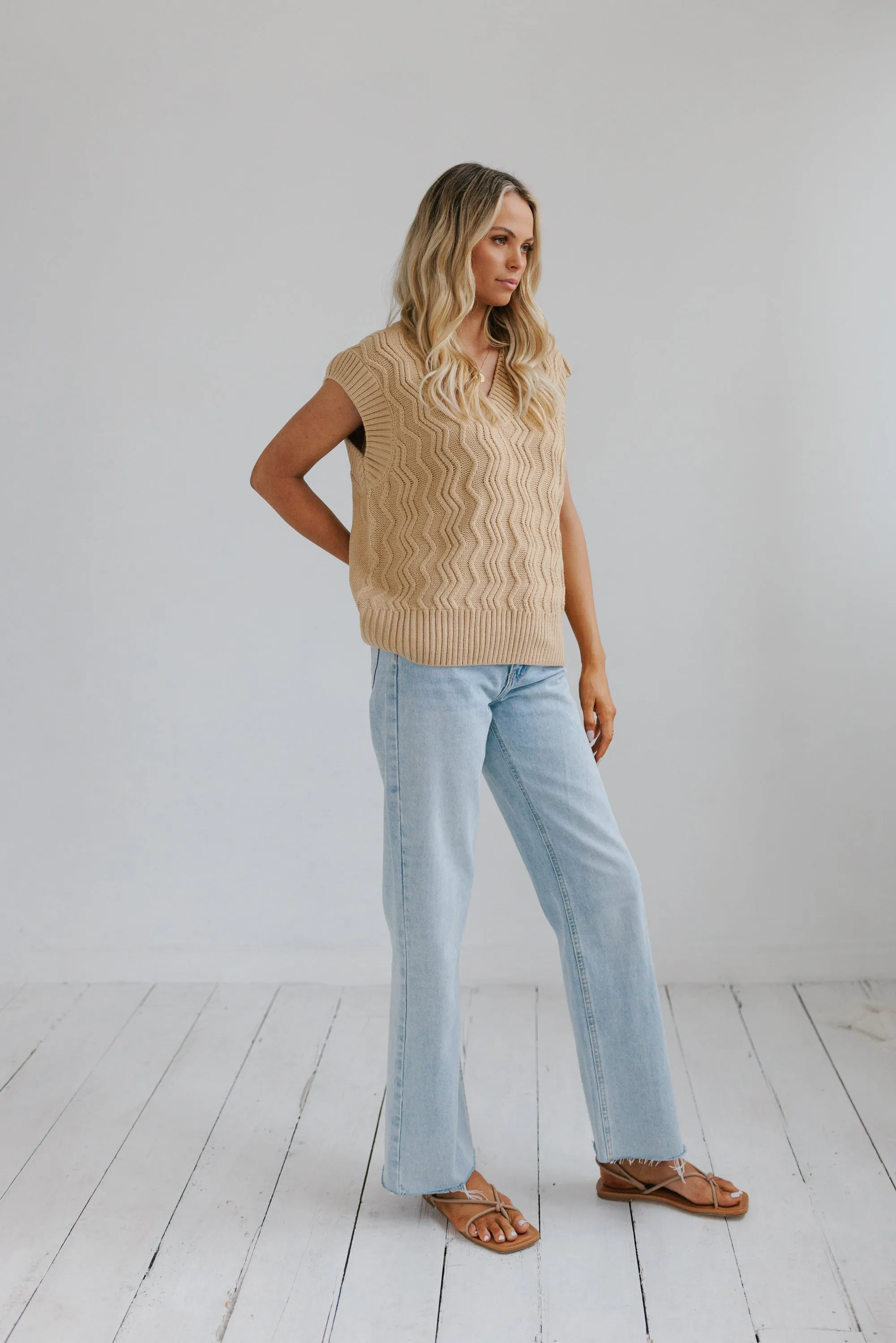 Bloom Vest - Camel