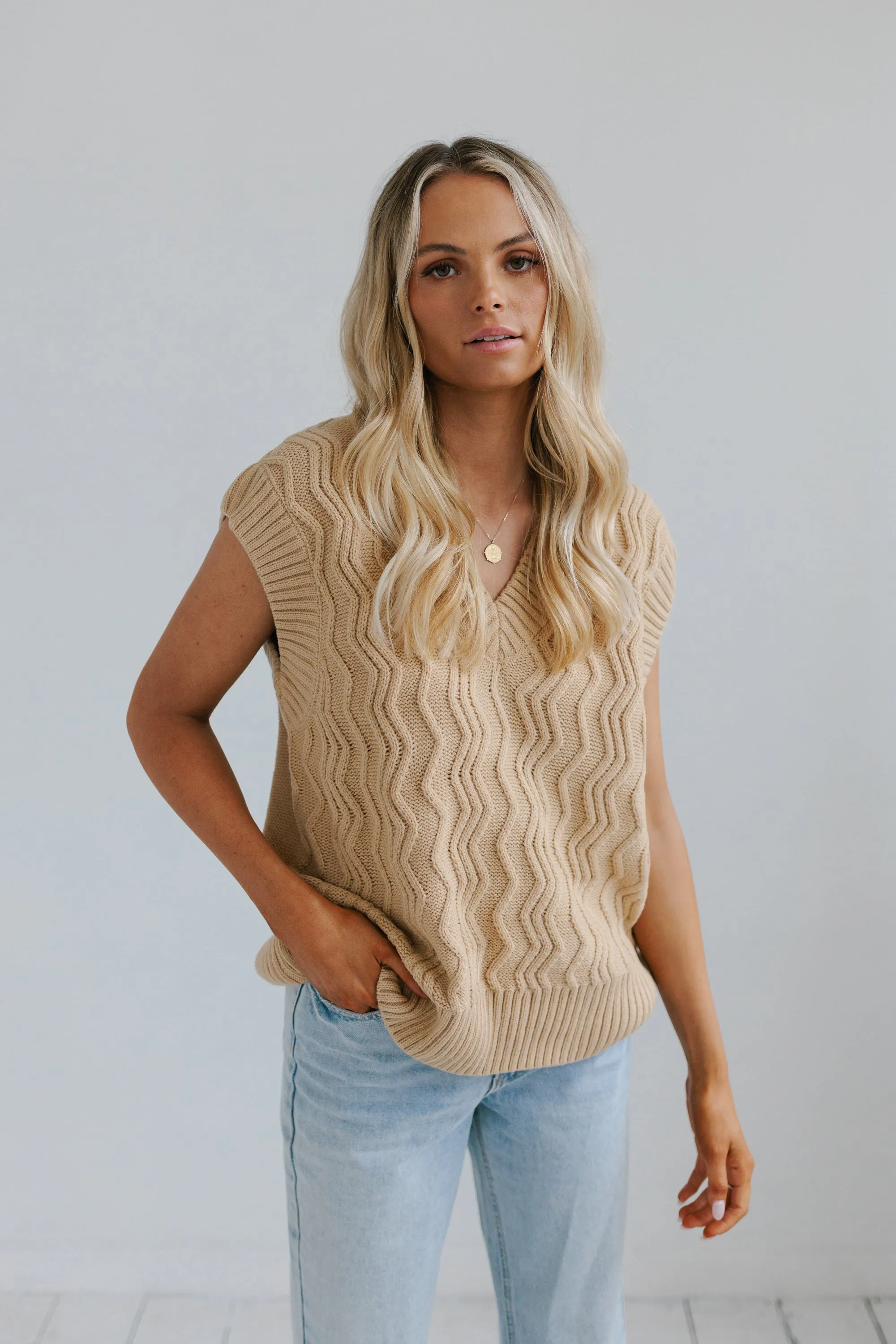 Bloom Vest - Camel