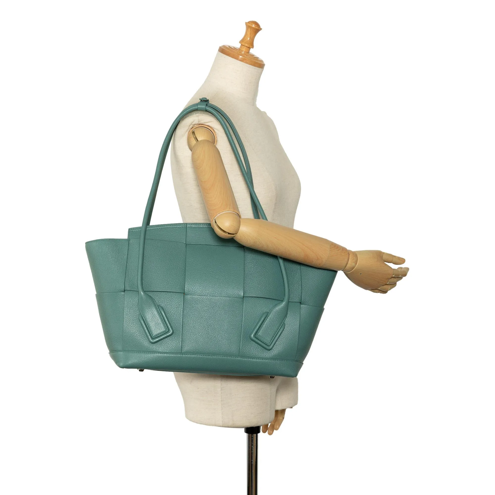 Bottega Veneta Large Maxi Intrecciato The Arco Tote Bag