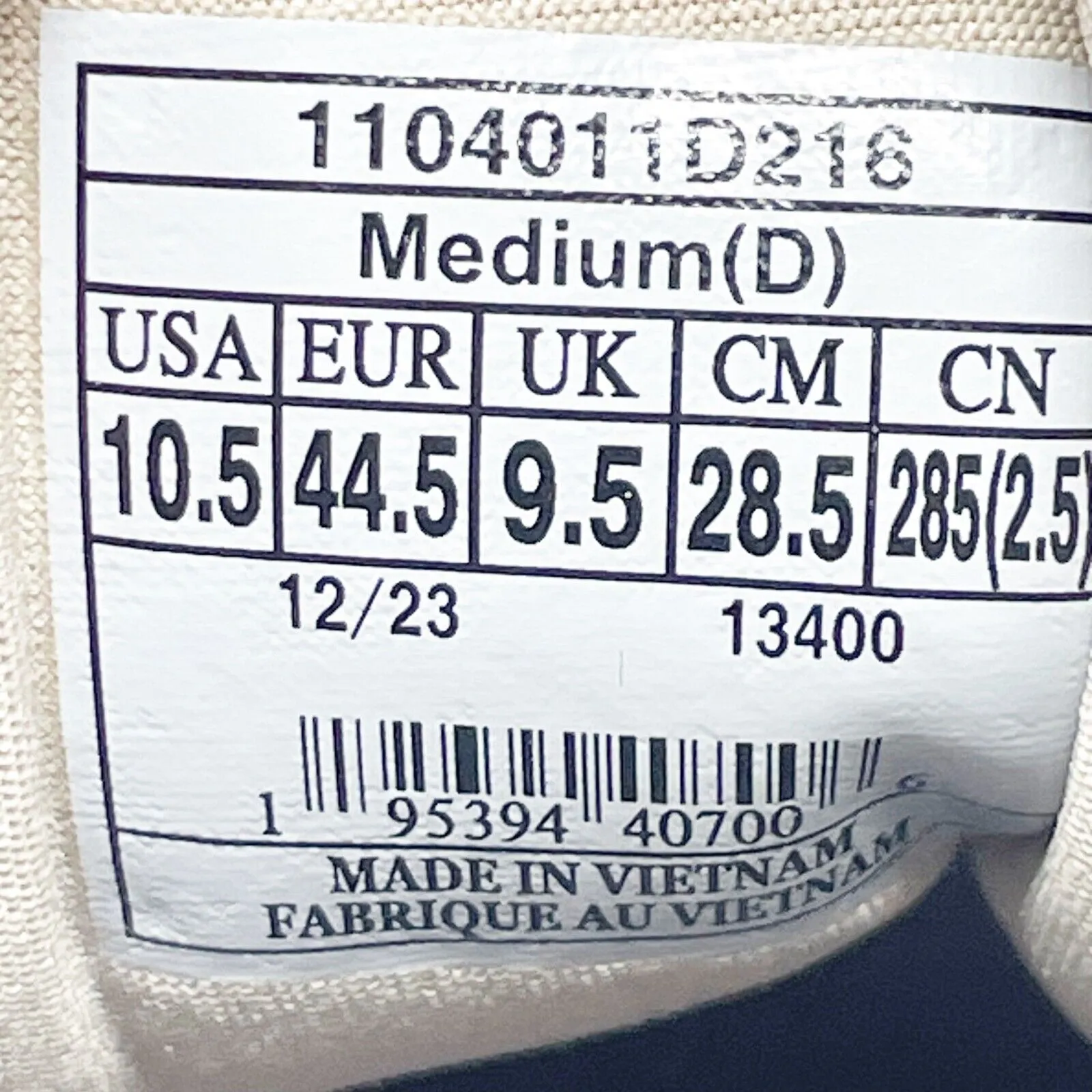 Brooks Mens Beast GTS 23 1104011D216 White Running Shoes Sneakers Size 10.5 D