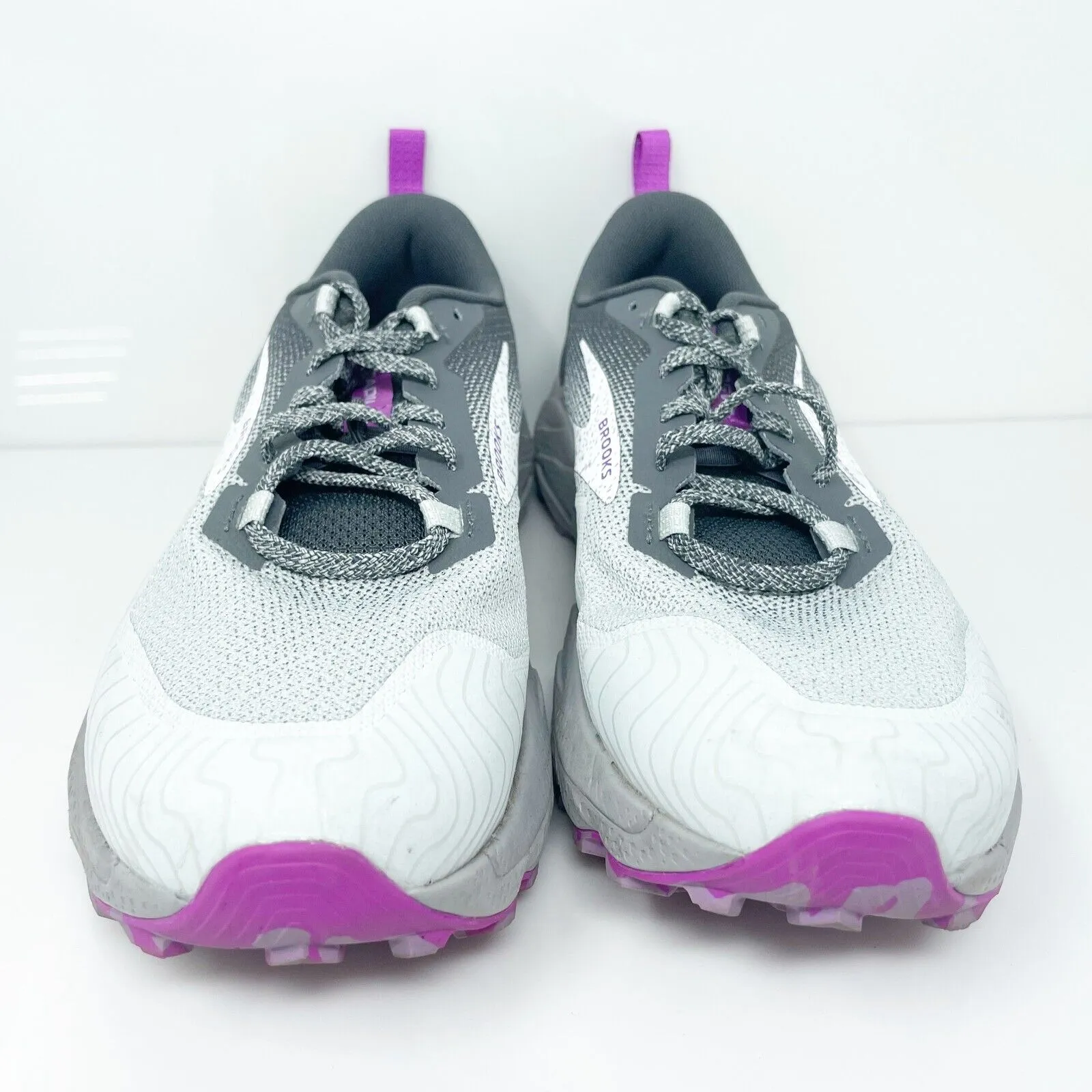 Brooks Womens Cascadia 17 1203921B028 White Running Shoes Sneakers Size 10 B