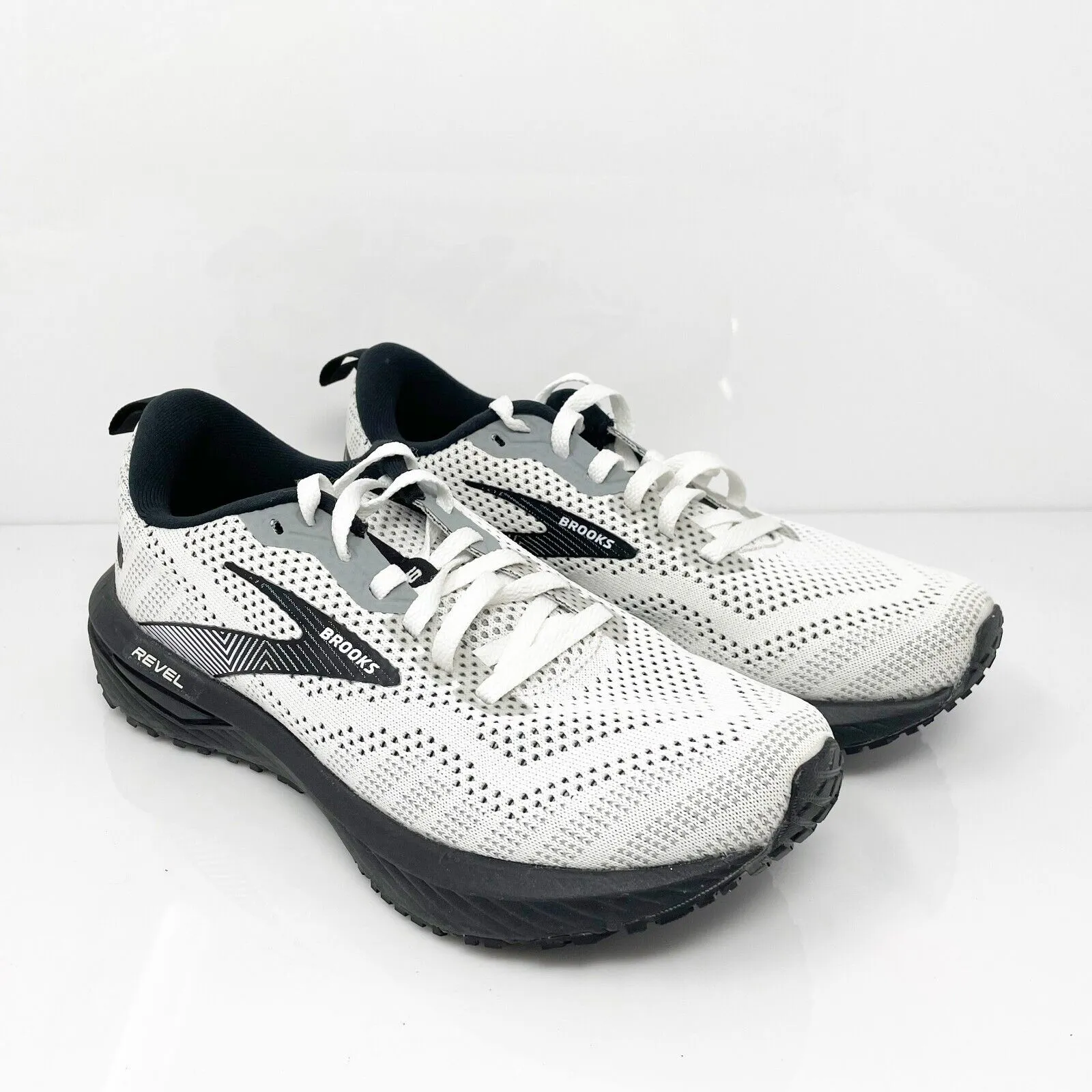Brooks Womens Revel 6 1203861B121 White Running Shoes Sneakers Size 8.5B