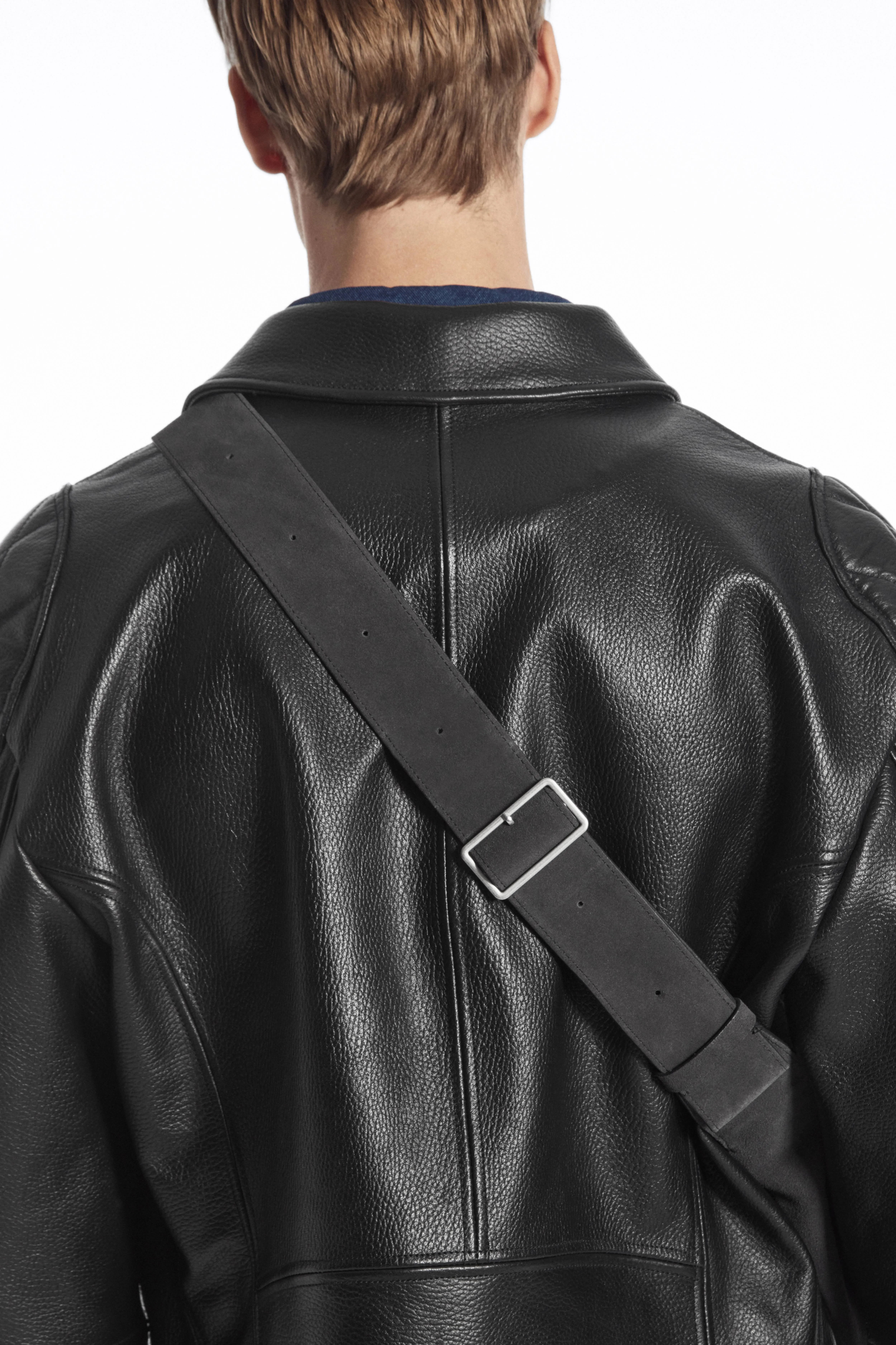 CROSSBODY SADDLE BAG - SUEDE - CHARCOAL - Men | H&M GB