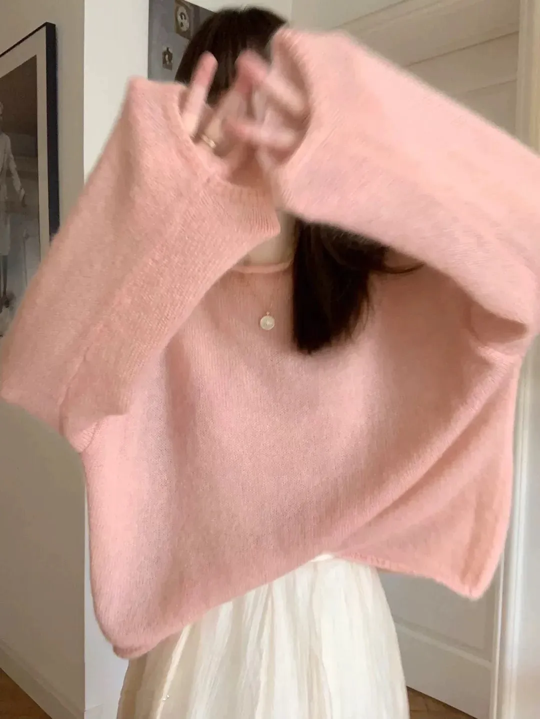 Early autumn gentle and sweet two-piece suit, Hong Kong style pink knitted sweater paired with fairy long skirt and half-length 