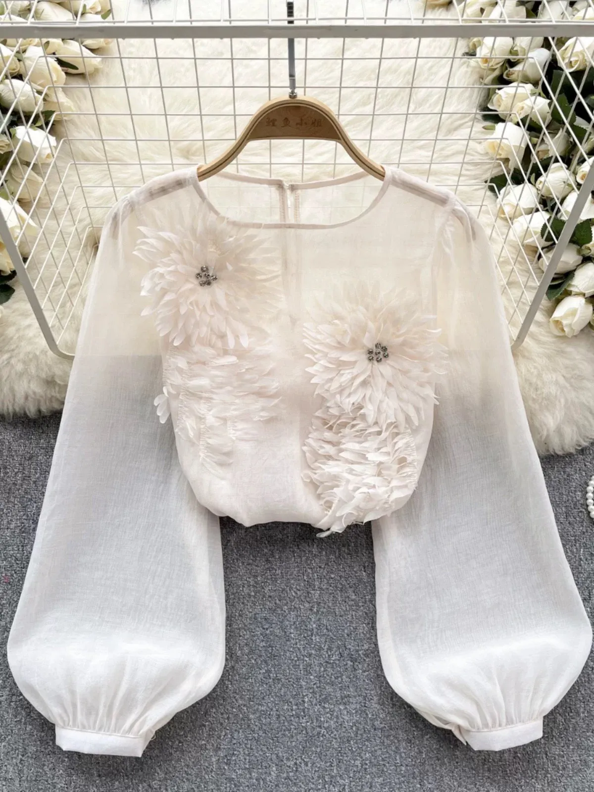 French tops for women 2024 new spring style design three-dimensional flowers slim fit versatile puff sleeve pullover shirt for w