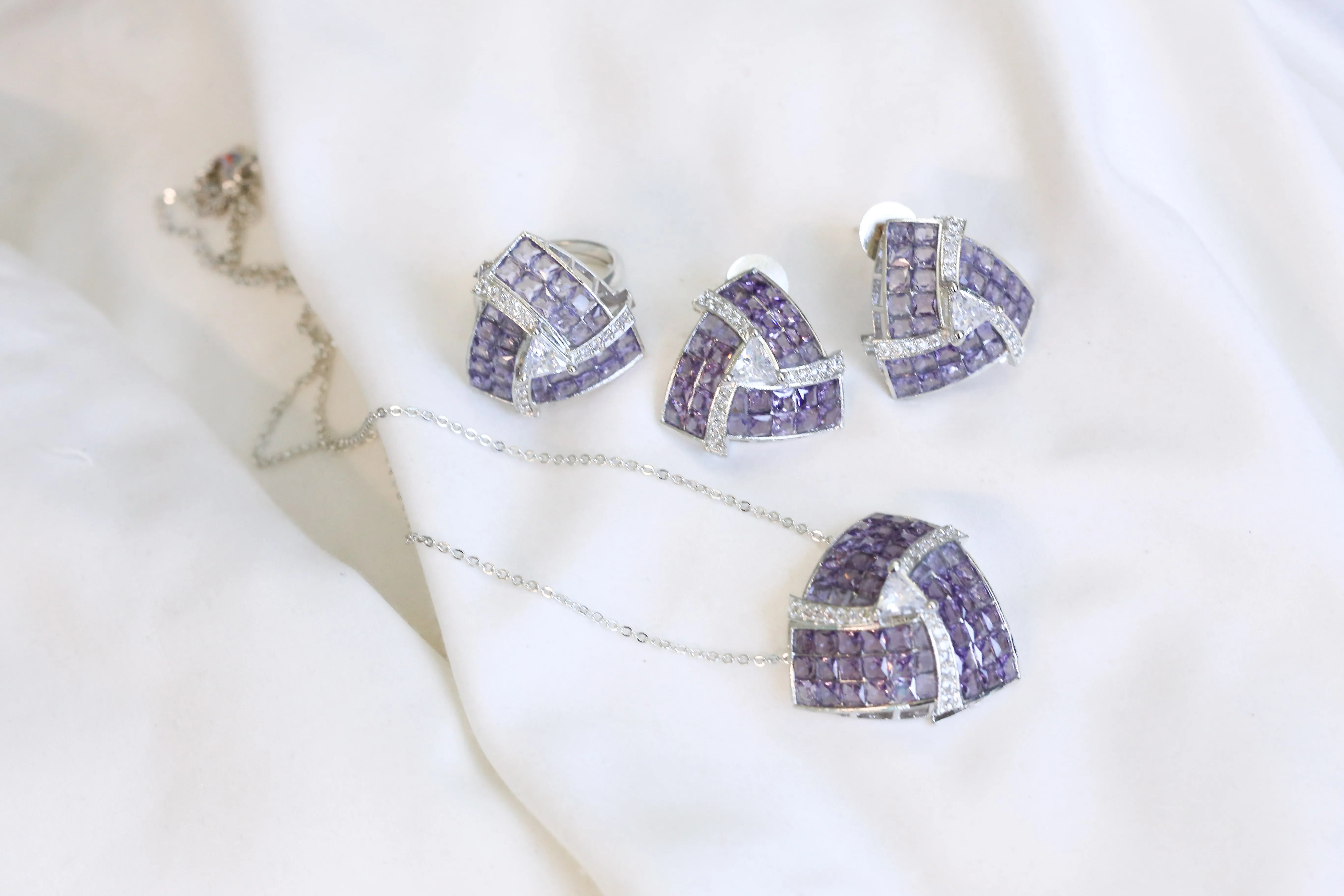 Invisible Stone Setting Necklace Set - Purple