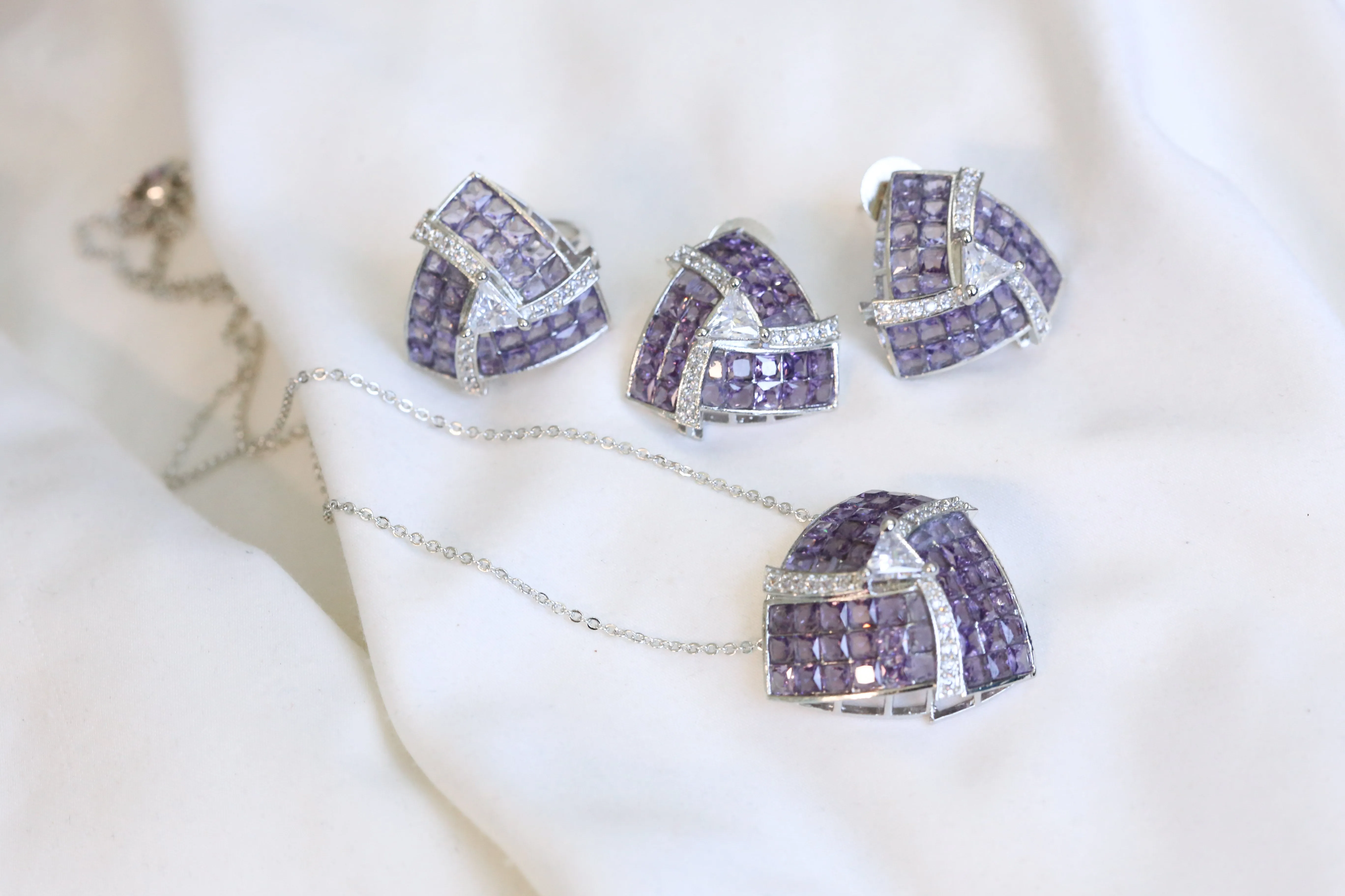 Invisible Stone Setting Necklace Set - Purple