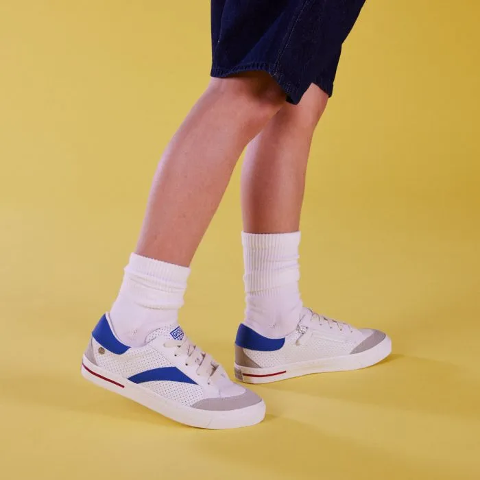 Juvisy boys blue sneakers with side details