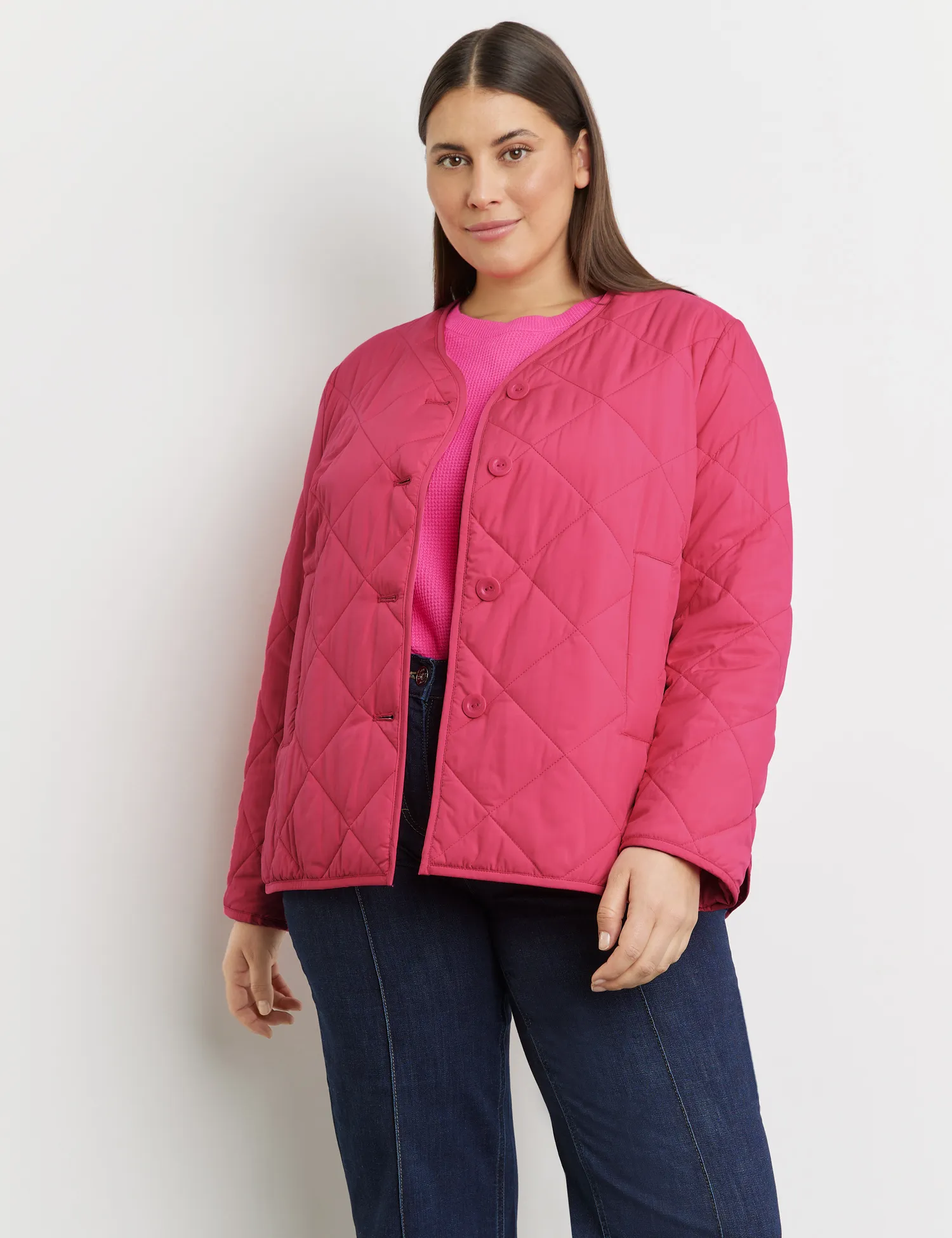 Lightweight quilted jacket with a V-neckline