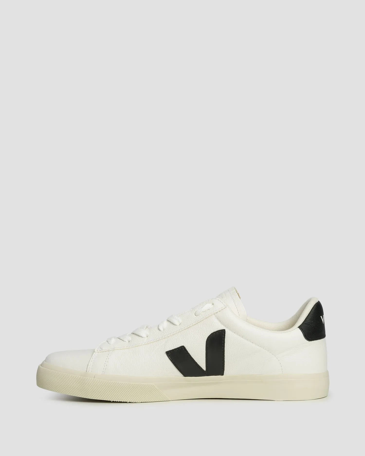 Men’s white shoes Veja Campo CP0501537m-extrawhiteblack