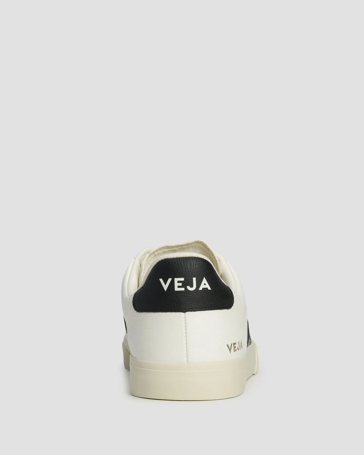 Men’s white shoes Veja Campo CP0501537m-extrawhiteblack