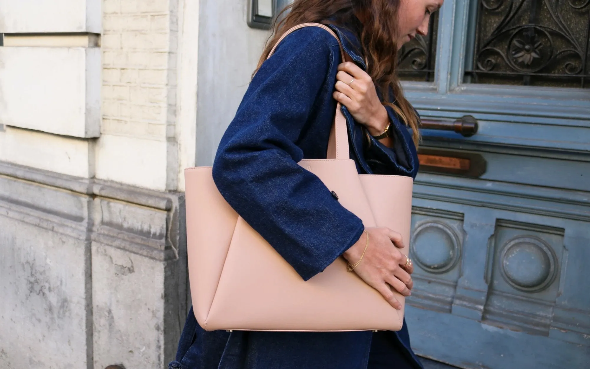 Midi Pyramid Nude Pink Bag