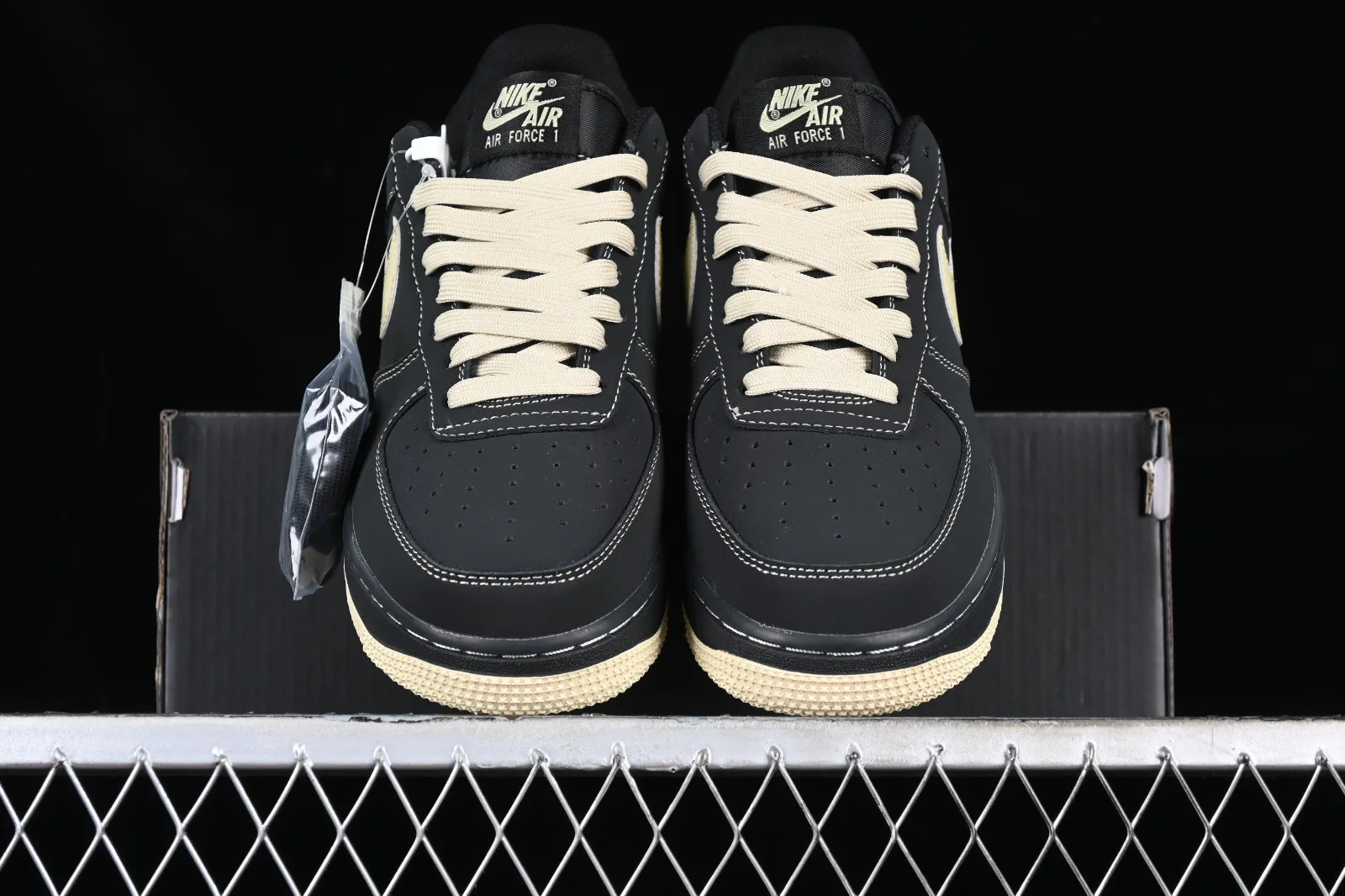 Nike Air Force 1 07 Low Black Gold DH5696-227