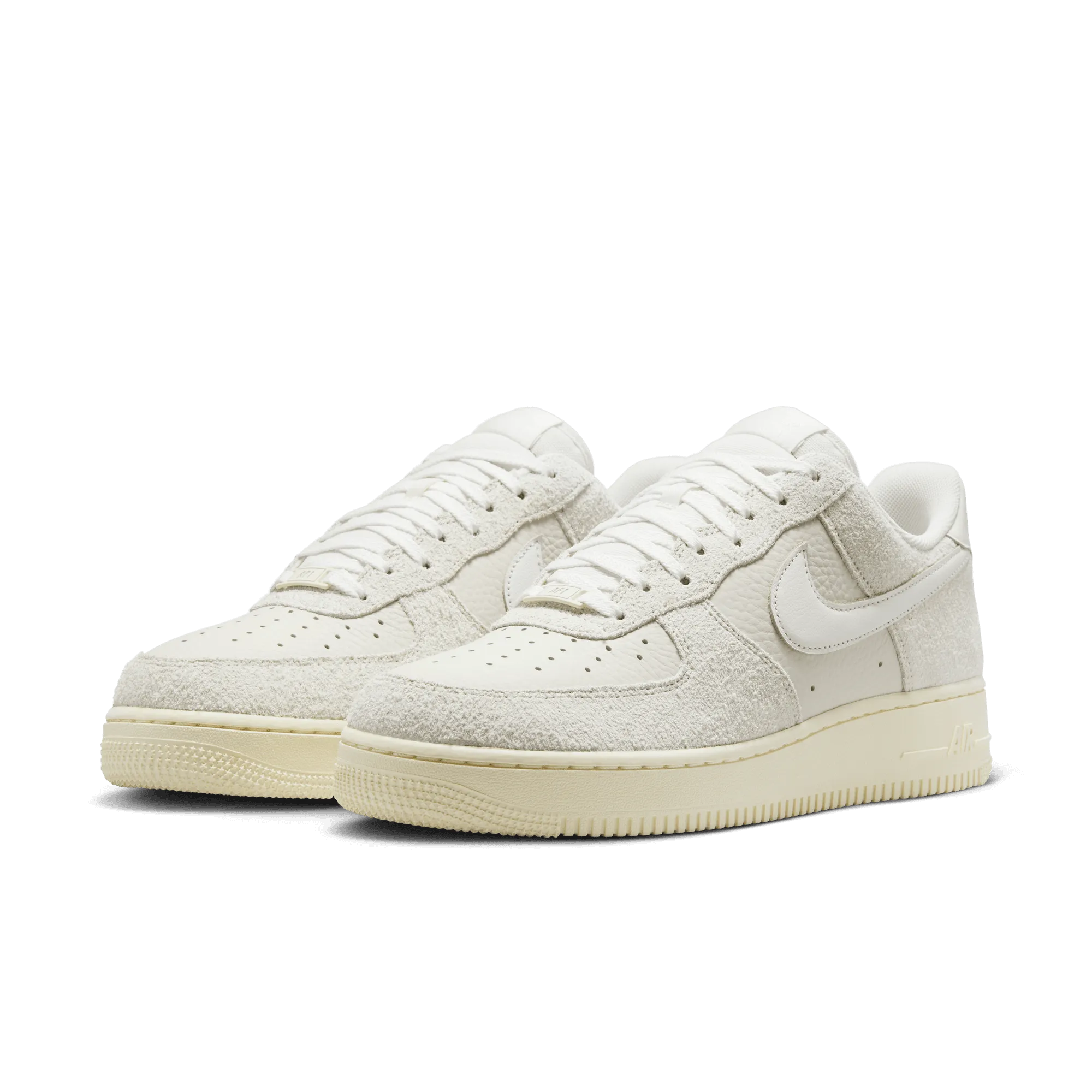 NIKE AIR FORCE 1  07 LX