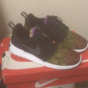 Nike Roshe runs Be True