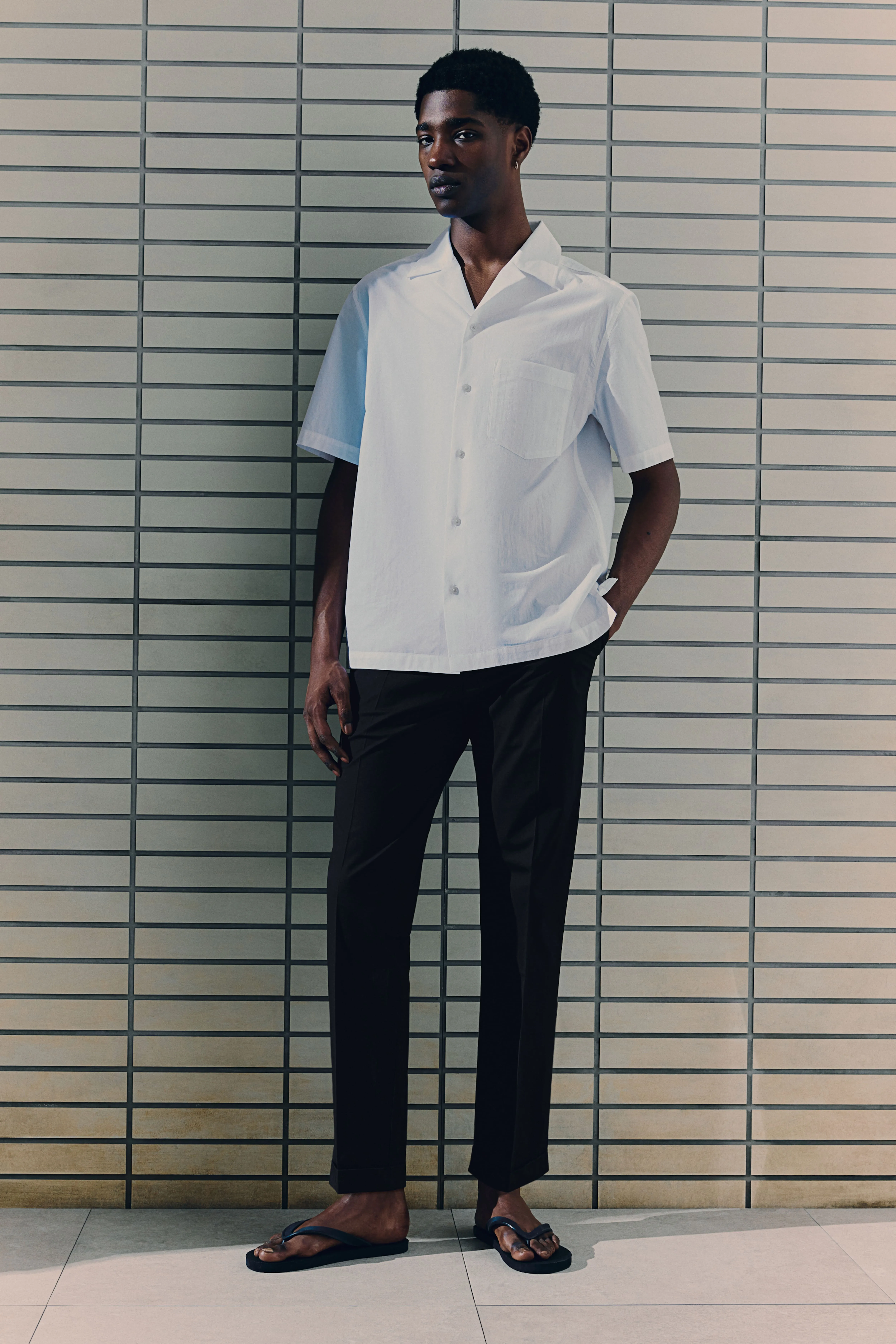 Regular Fit Tailored joggers - Regular waist - Ankle length - Black - Men | H&M GB