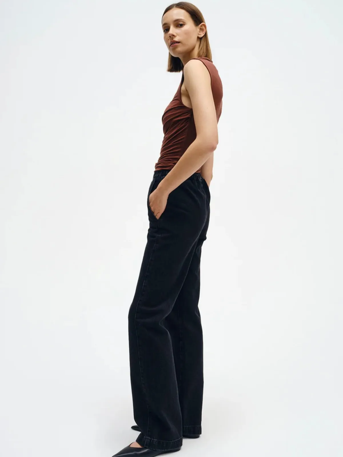 Sleeveless Twist Top - Nutshell