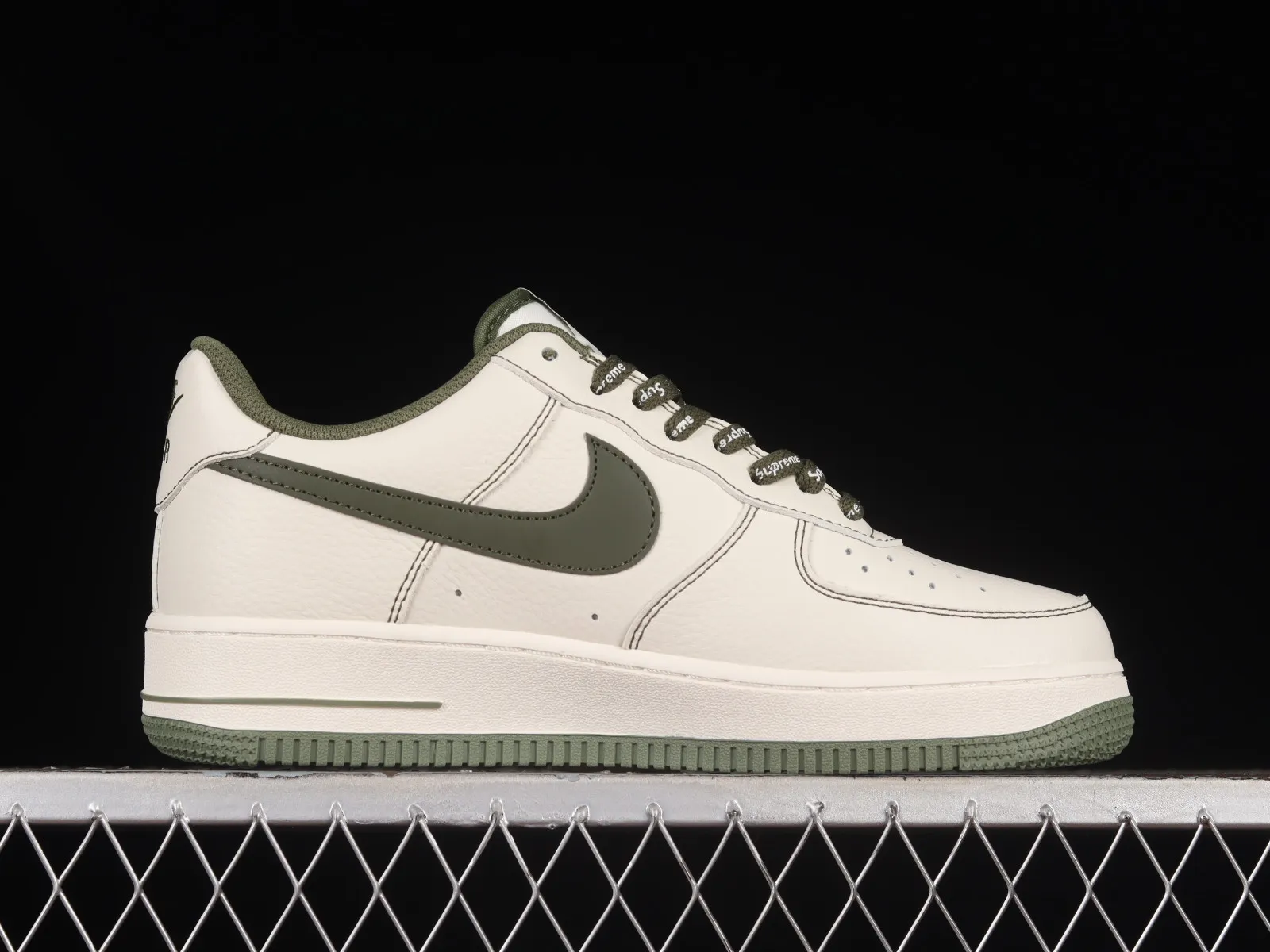 Supreme x Nike Air Force 1 07 Low Beige Army Green SU0220-009