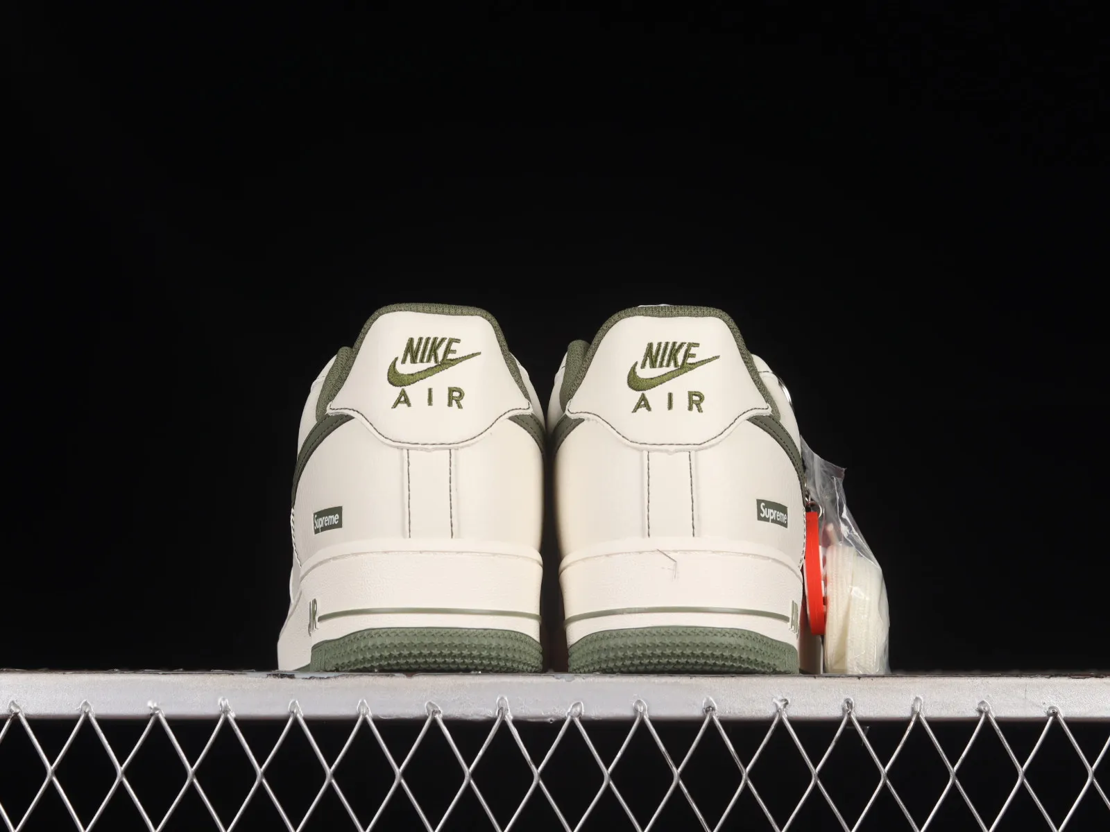 Supreme x Nike Air Force 1 07 Low Beige Army Green SU0220-009