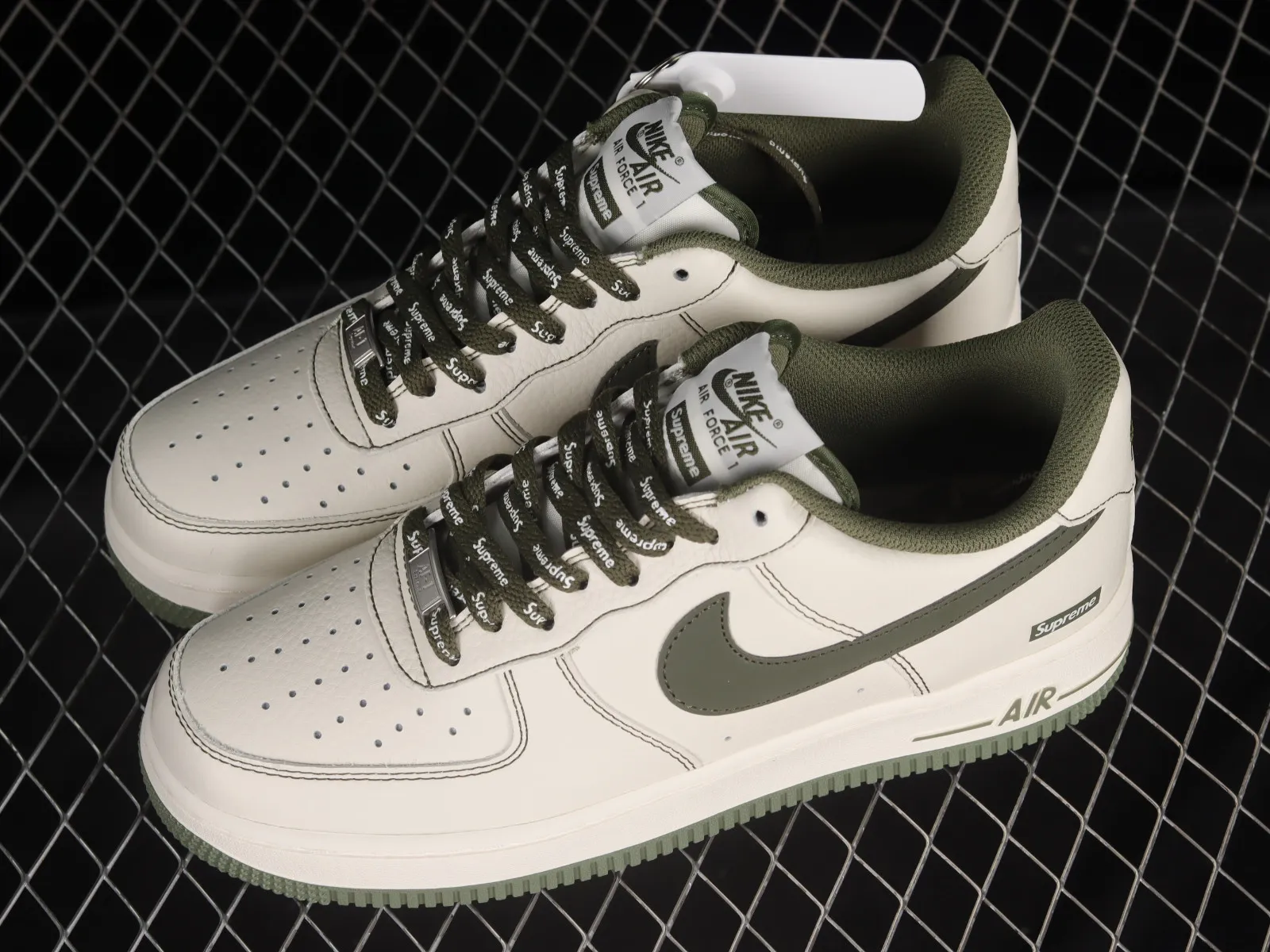 Supreme x Nike Air Force 1 07 Low Beige Army Green SU0220-009