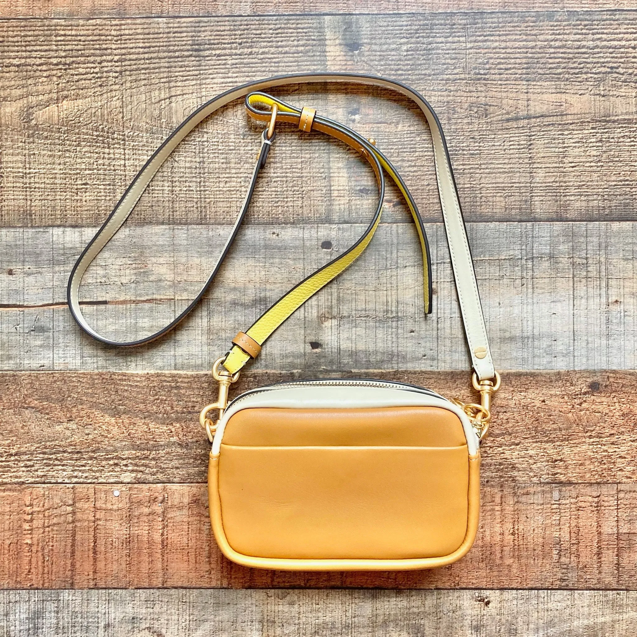 TORY BURCH SMALL NEON GREEN/TAN CROSSBODY ( ONLINE, GREAT CONDITION)
