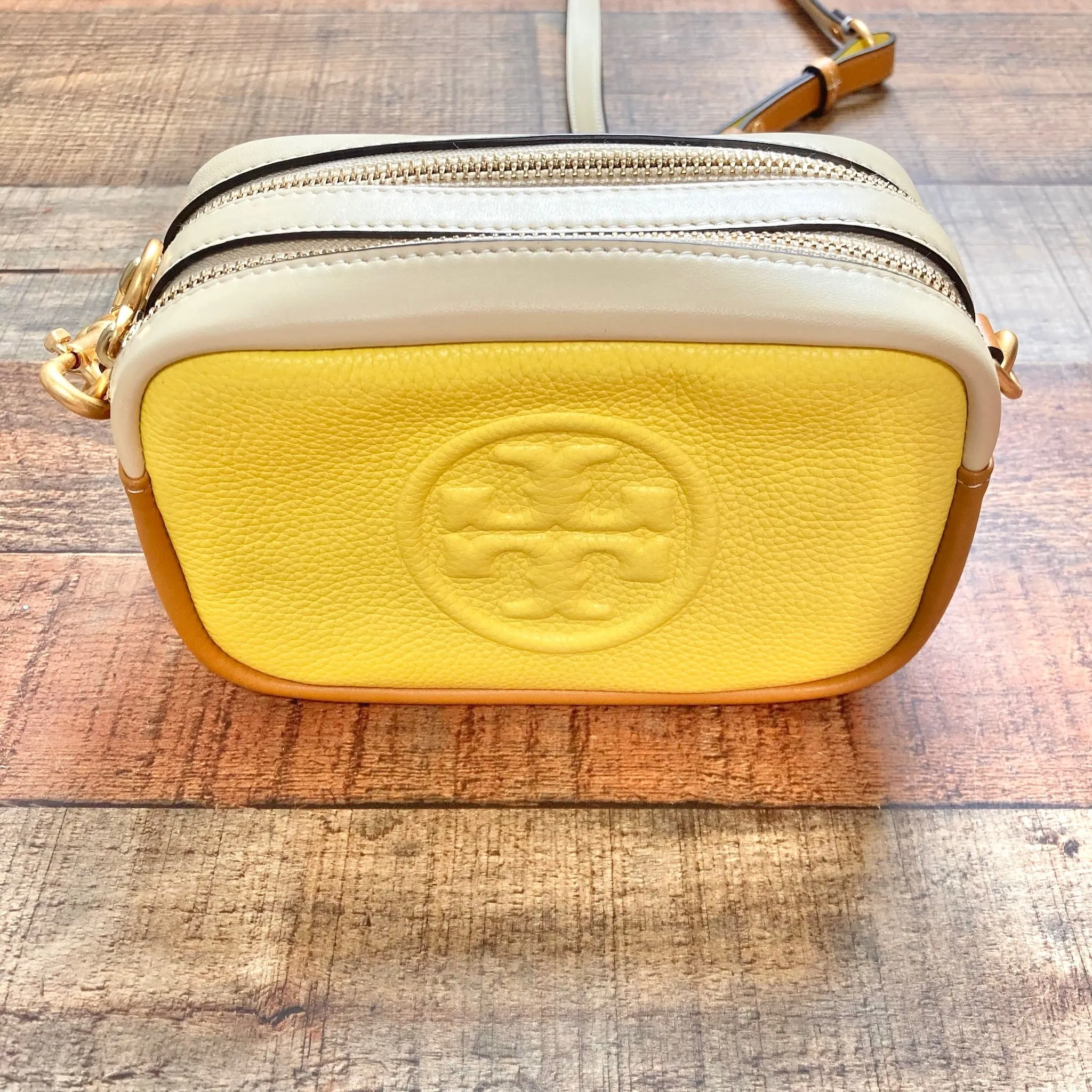 TORY BURCH SMALL NEON GREEN/TAN CROSSBODY ( ONLINE, GREAT CONDITION)