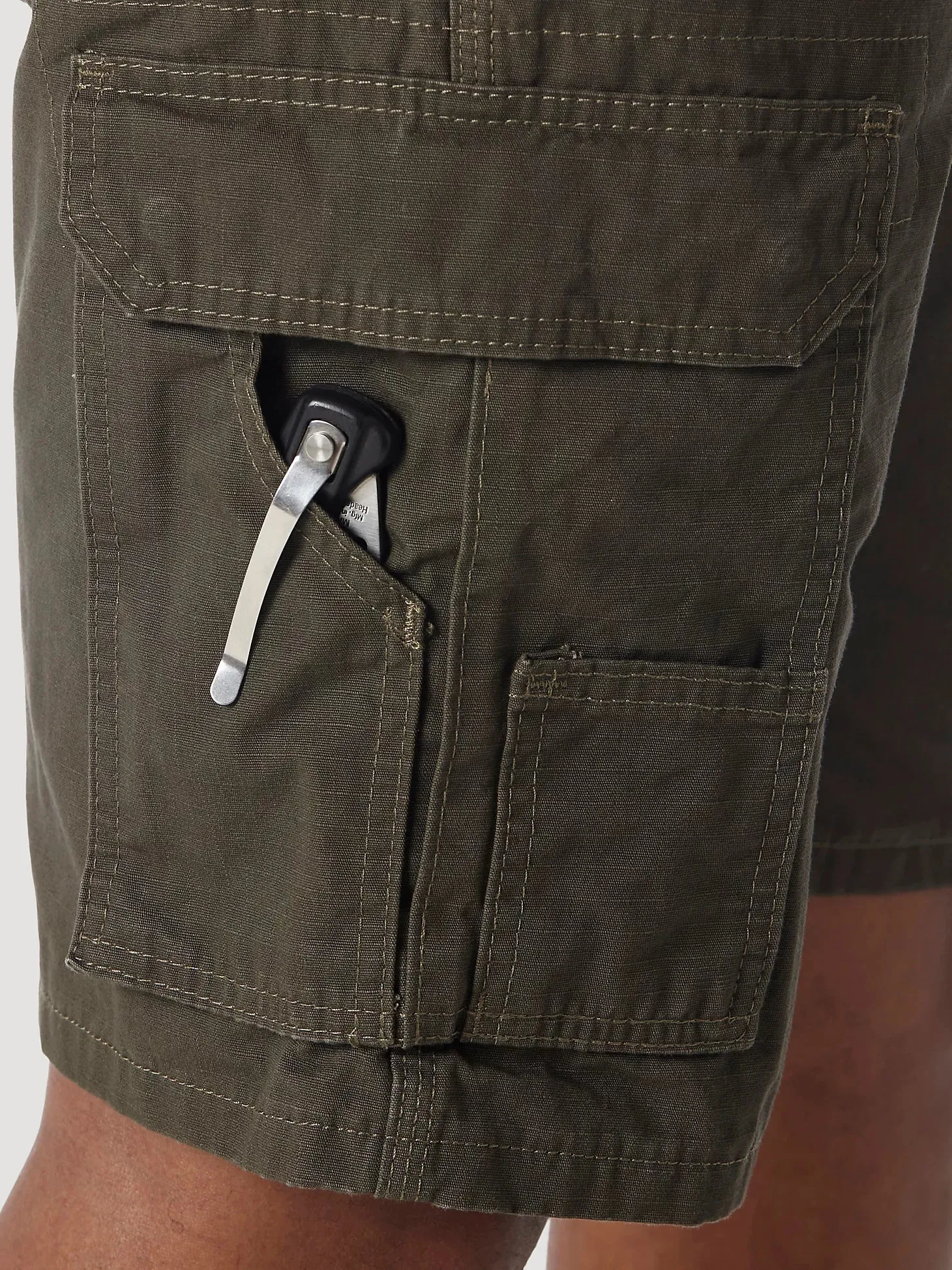 WRANGLER RIGGS WORKWEAR RIPSTOP RANGER CARGO SHORT IN LODEN SIZE 32