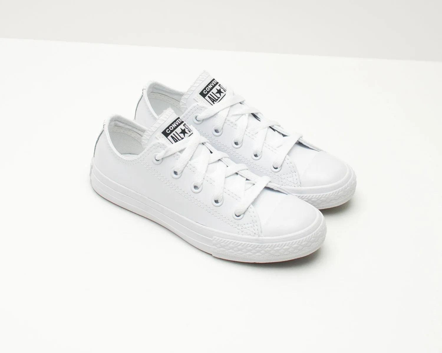 ZAPATILLA DE NIÑA Y NIÑO - CONVERSE - 335891C CHUCK TAYLOR ALL STAR OX WHITE WHITE WHITE